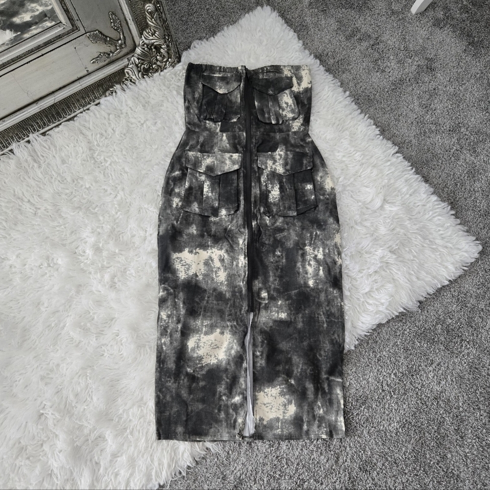 Like an Angel Strapless Cargo dress. Front Zipper. Size Medium. New.